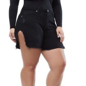 Black Denim Cut Shorts Good American!!
